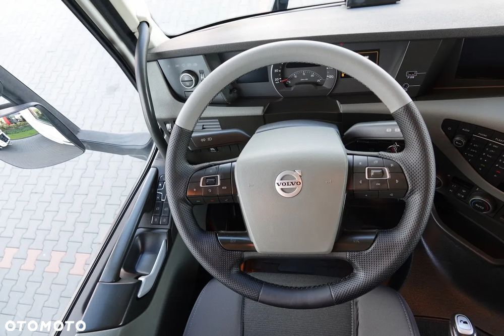 Volvo FH 500 / KLIMA POSTOJOWA / OPONY 100% / PO KONTRAKCIE SERWISOWYM / SPROWADZONY - 27
