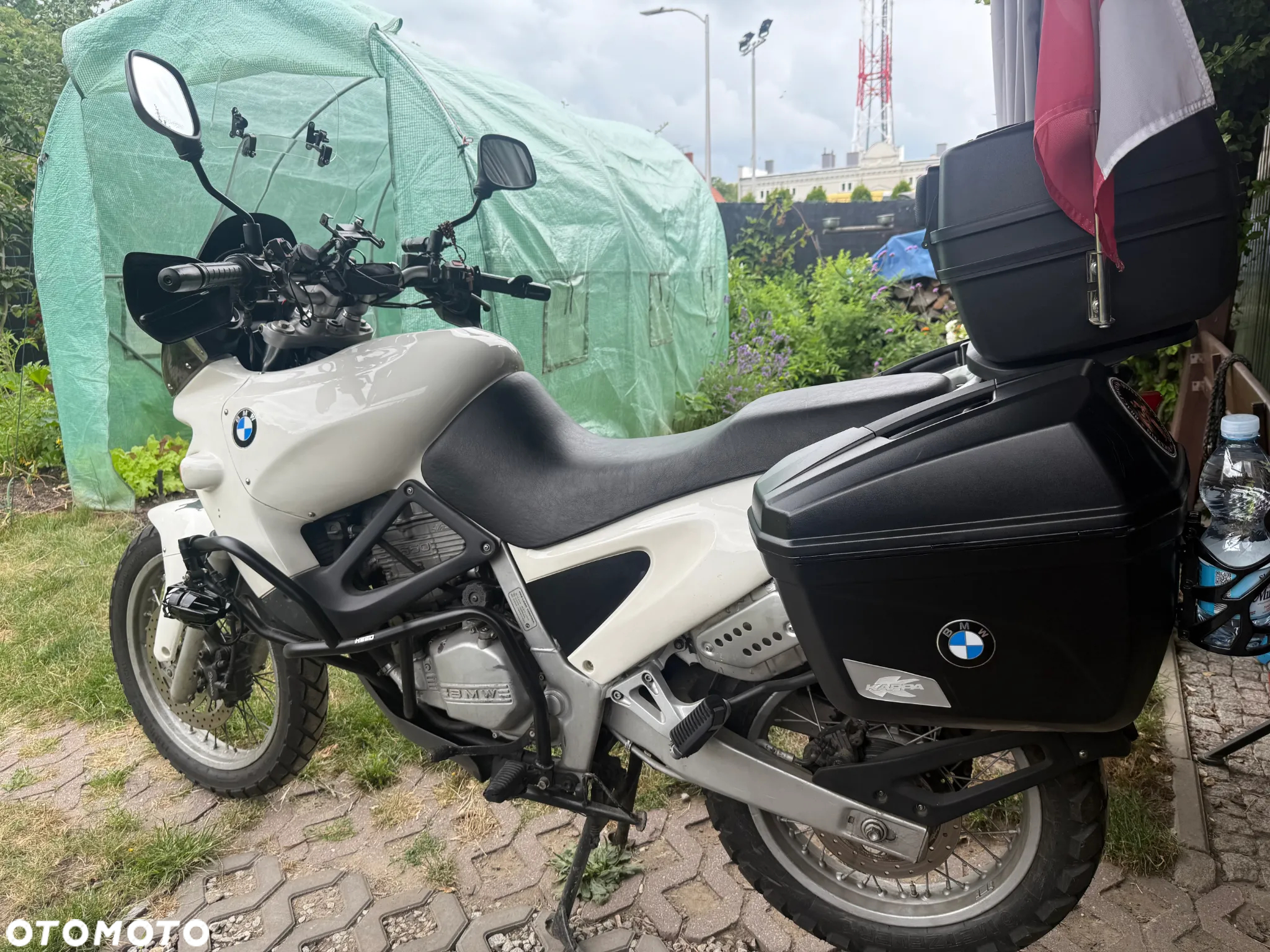 BMW F - 25