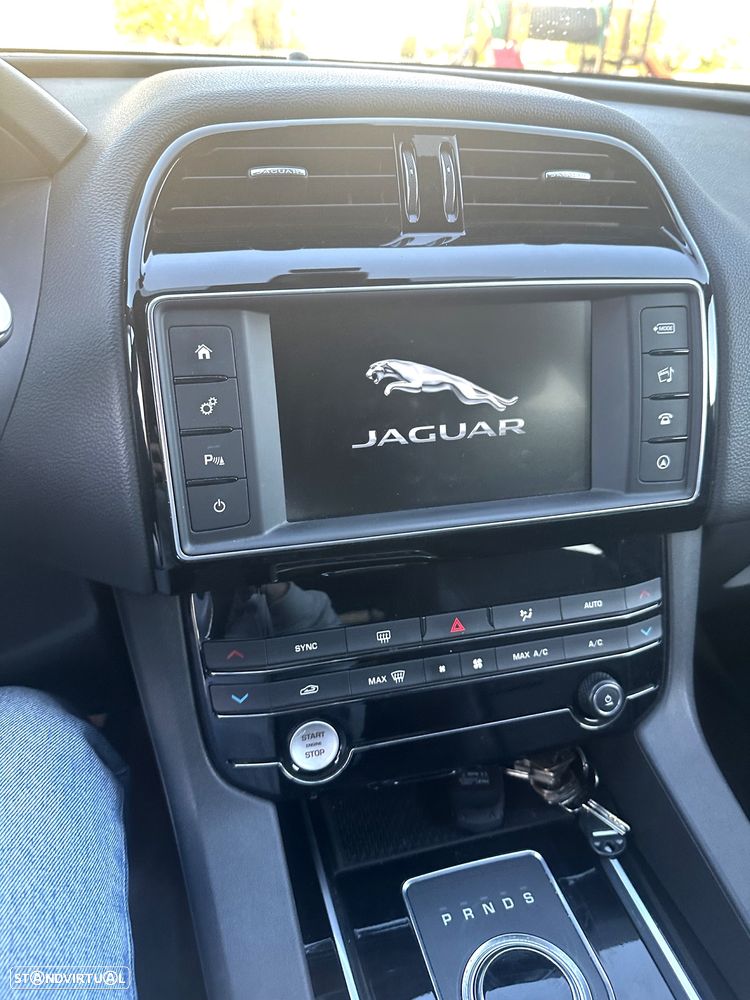 Jaguar F-Pace 20d AWD Aut. Prestige - 7