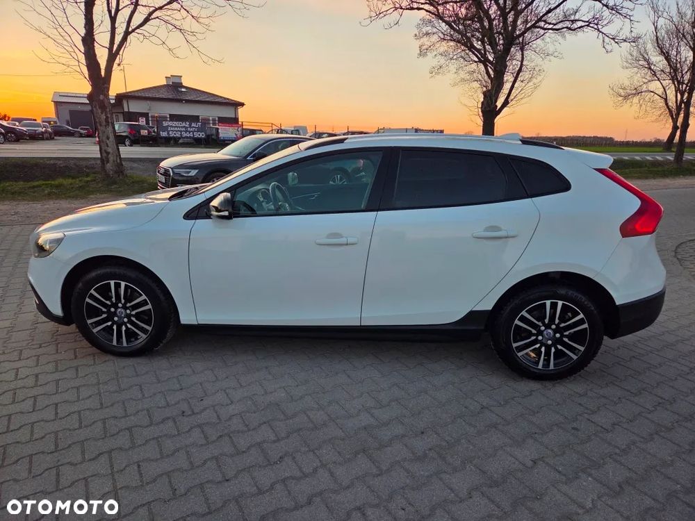 Volvo V40 Cross Country D2 Momentum - 17