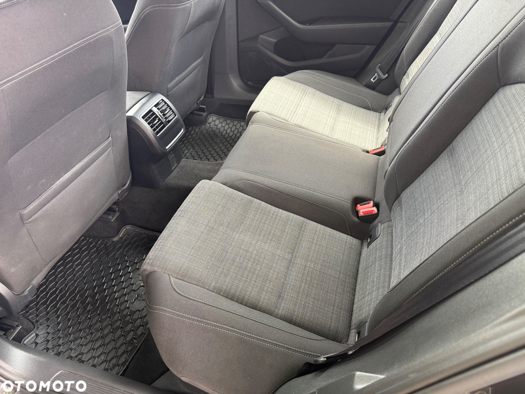 Volkswagen Passat 1.5 TSI EVO Comfortline - 27
