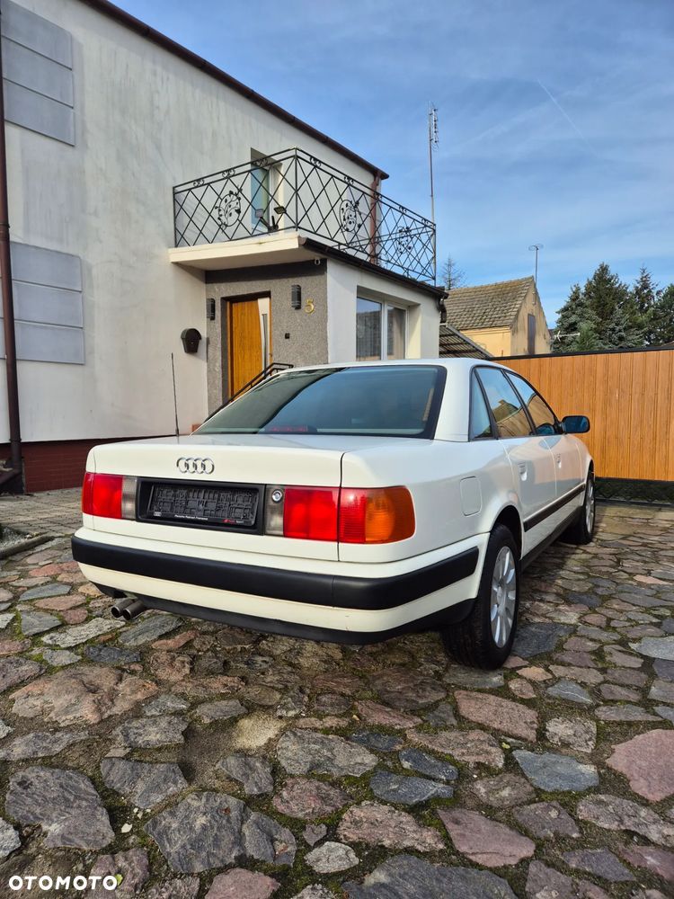 Audi 100 - 4