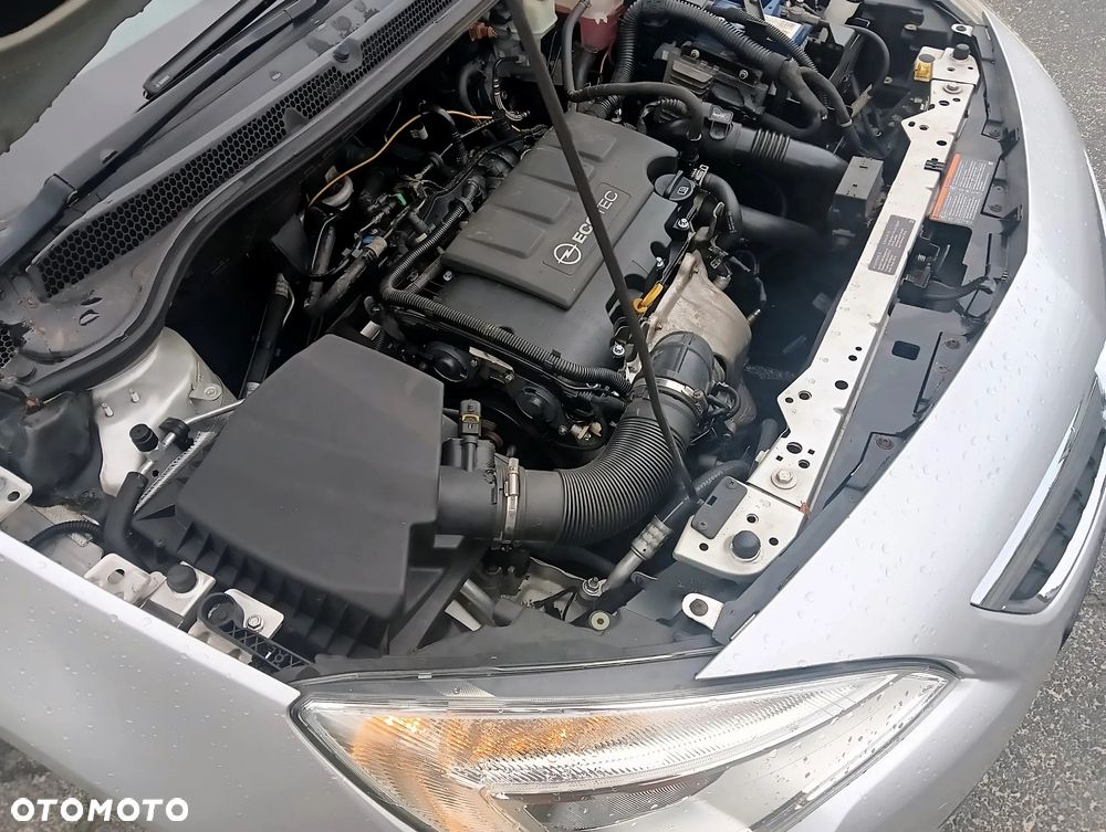 Opel Astra 1.4 Turbo Cosmo - 32