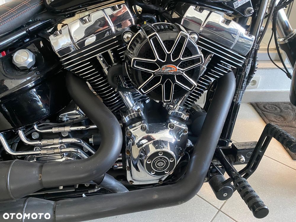 Harley-Davidson FXSB Breakout - 18