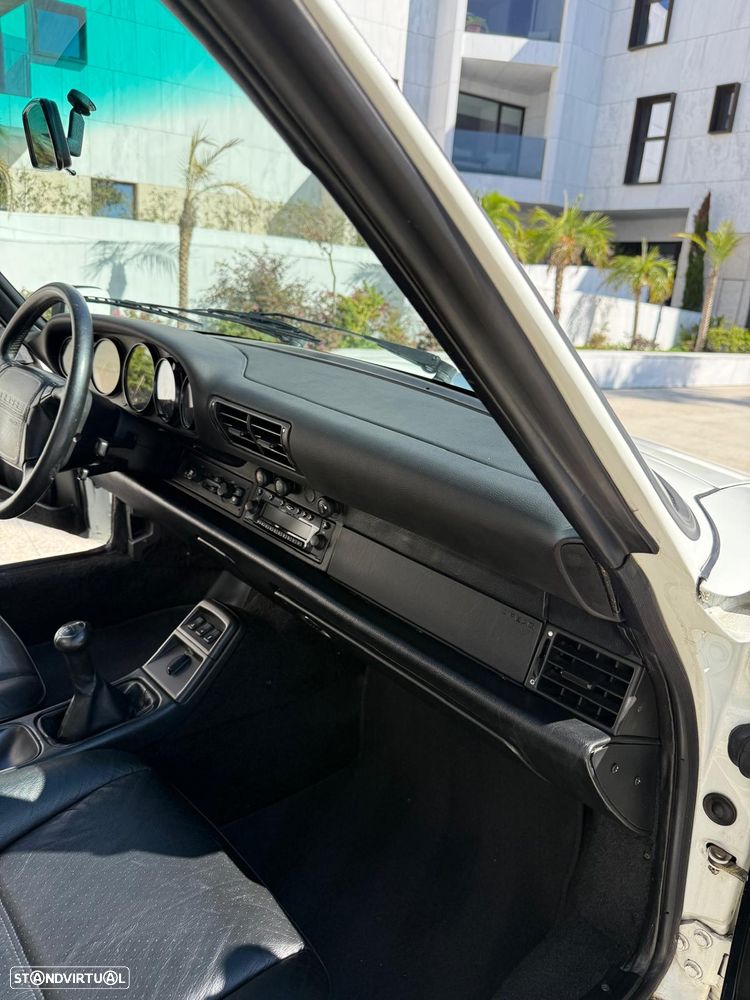 Porsche 911 (964) Cabriolet 3.6 Carrera 2 - 19