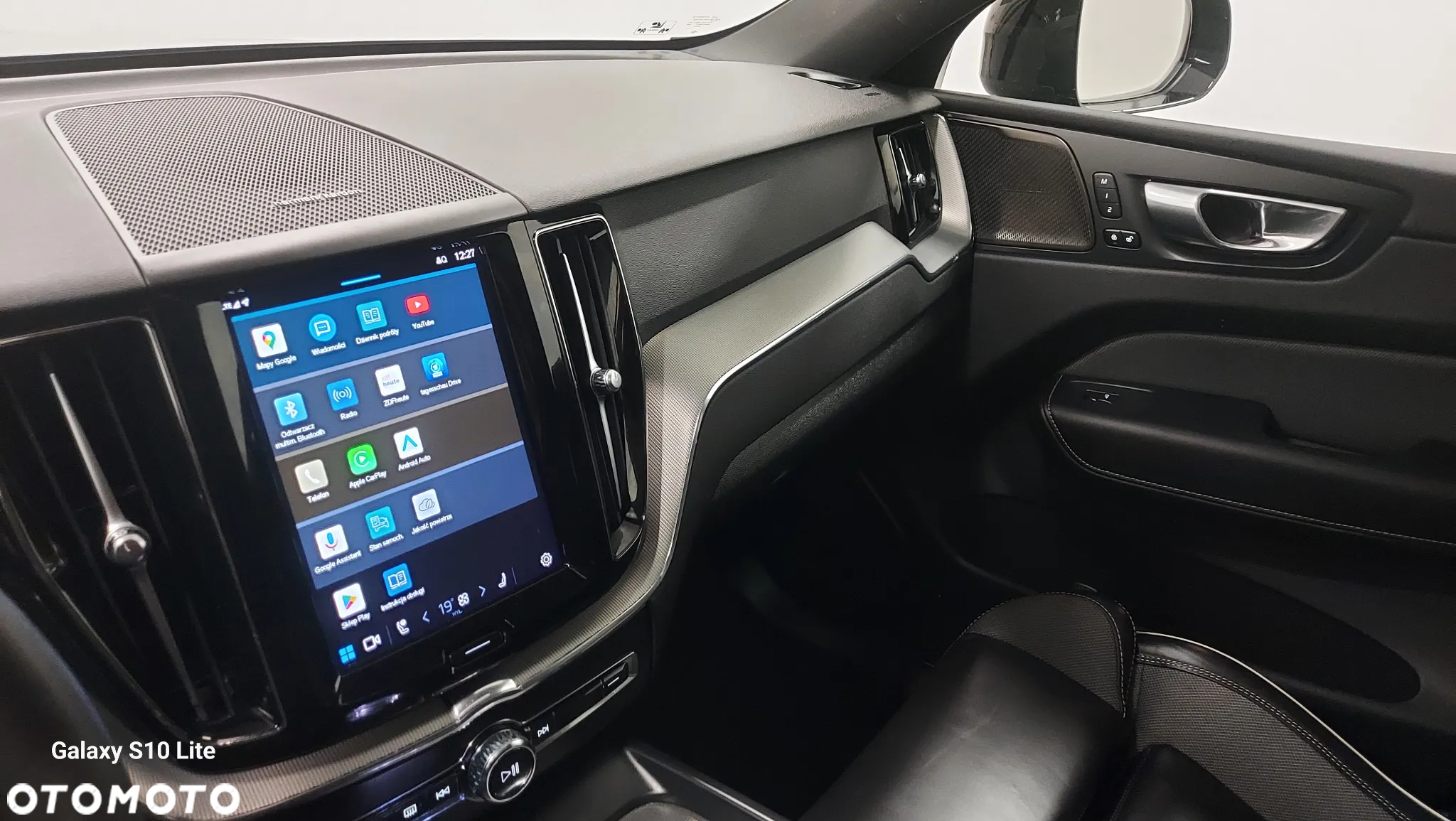 Volvo XC 60 B4 D AWD Plus Dark - 23