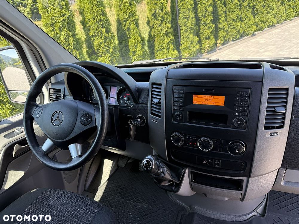 Mercedes-Benz Sprinter - 9
