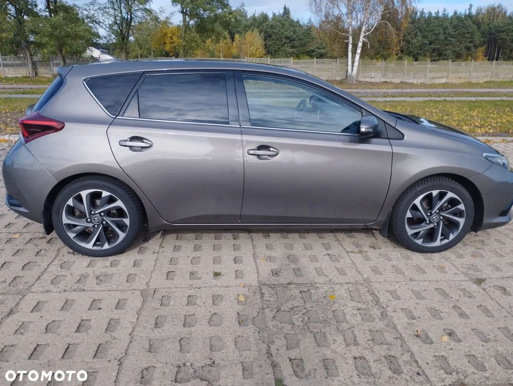 Toyota Auris 1.6 Premium - 5