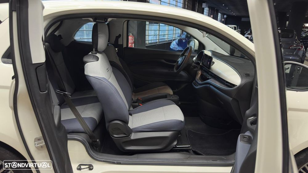 Fiat 500e 3 + 1 42kWh Icon - 27