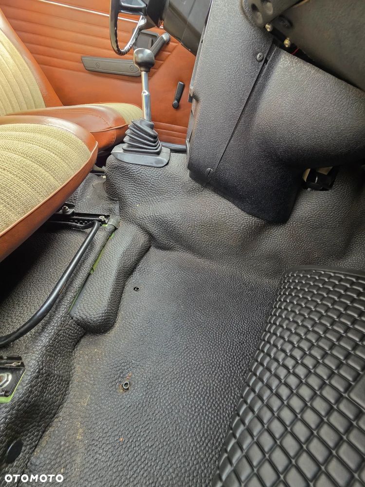 Volvo Seria 200 - 41