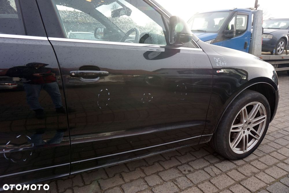 DRZWI PRZEDNIE PRAWE Q5 I 8R LZ9Y  CZARNY AUDI 2008-2012 - 2