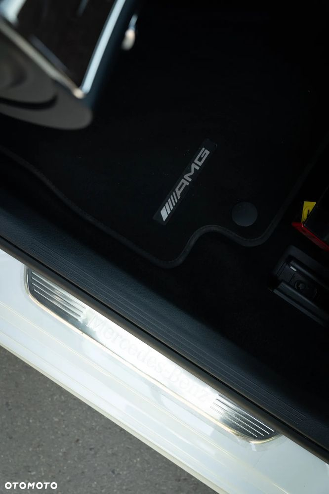 Mercedes-Benz Klasa E 220 d 4-Matic Business Edition - 27