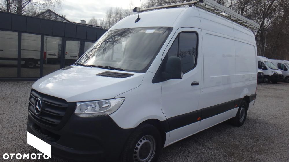 Mercedes-Benz Sprinter - 1