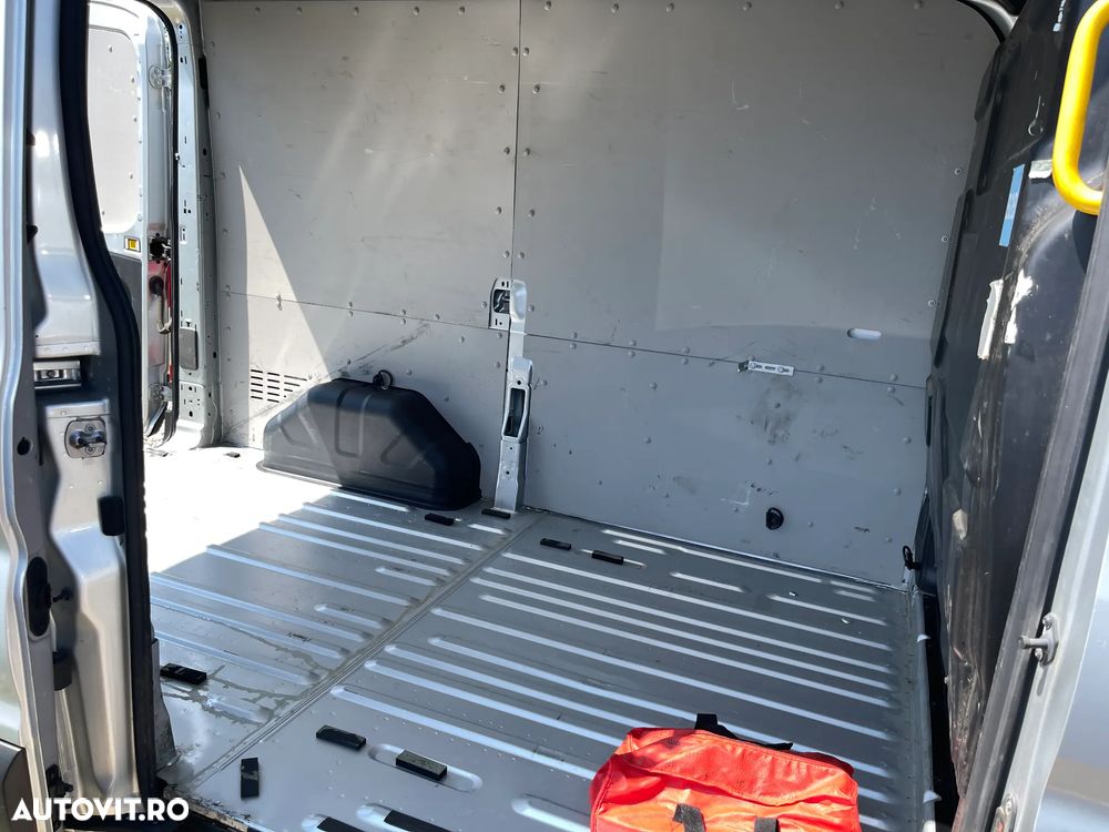 Ford Transit - 10