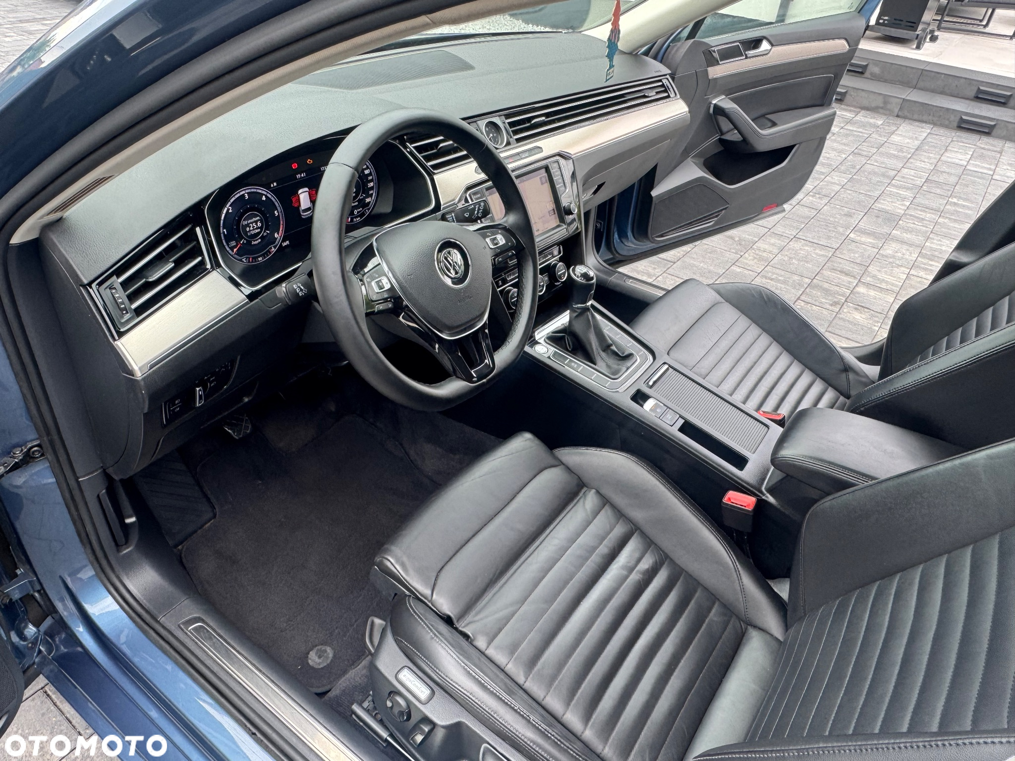 Volkswagen Passat Variant 2.0 TDI SCR Highline - 4
