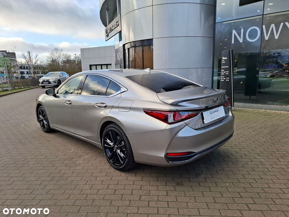 Lexus ES 300h F Sport Edition - 3