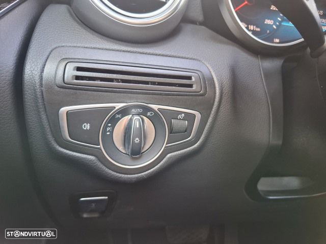Mercedes-Benz GLC 300 de 4Matic 9G-TRONIC AMG Line - 32