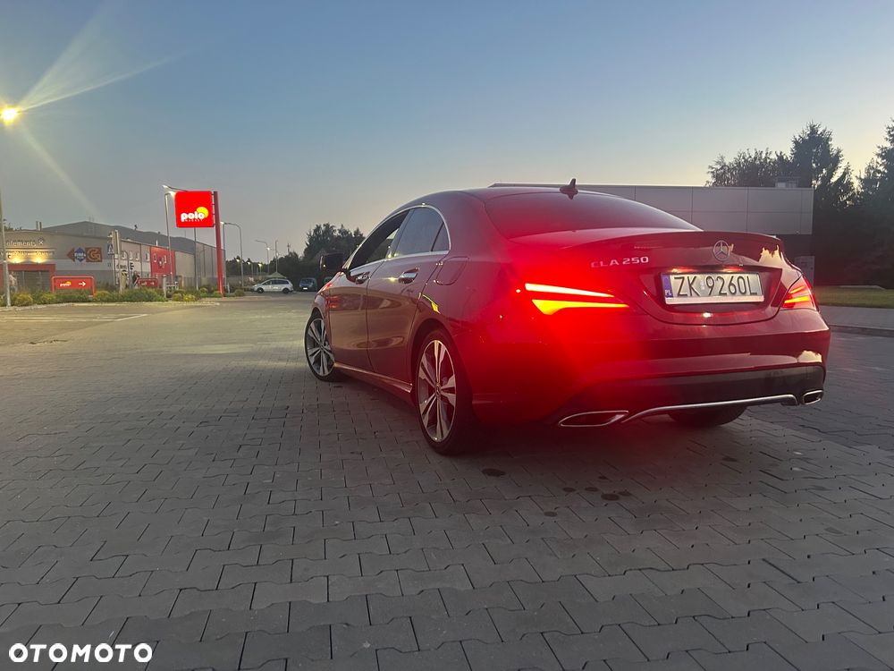 Mercedes-Benz CLA 250 7G-DCT - 10