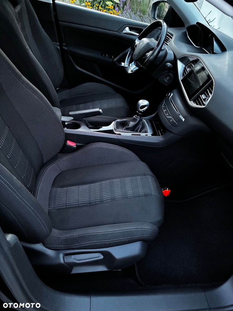 Peugeot 308 1.6 BlueHDi Allure S&S - 11