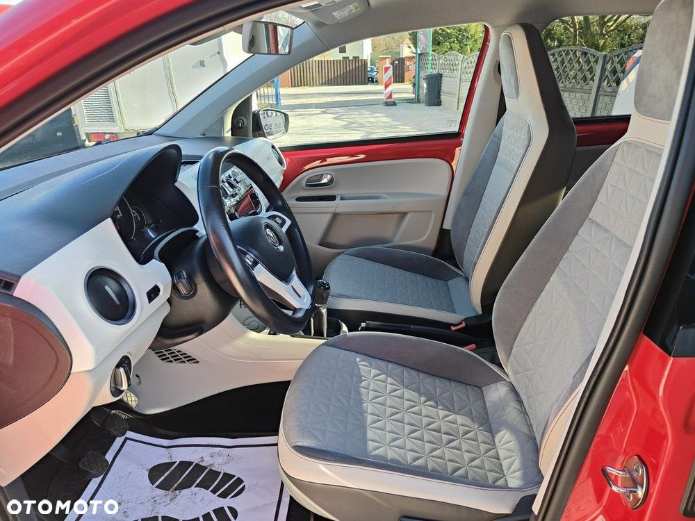 Volkswagen up! 1.0 Beats - 10