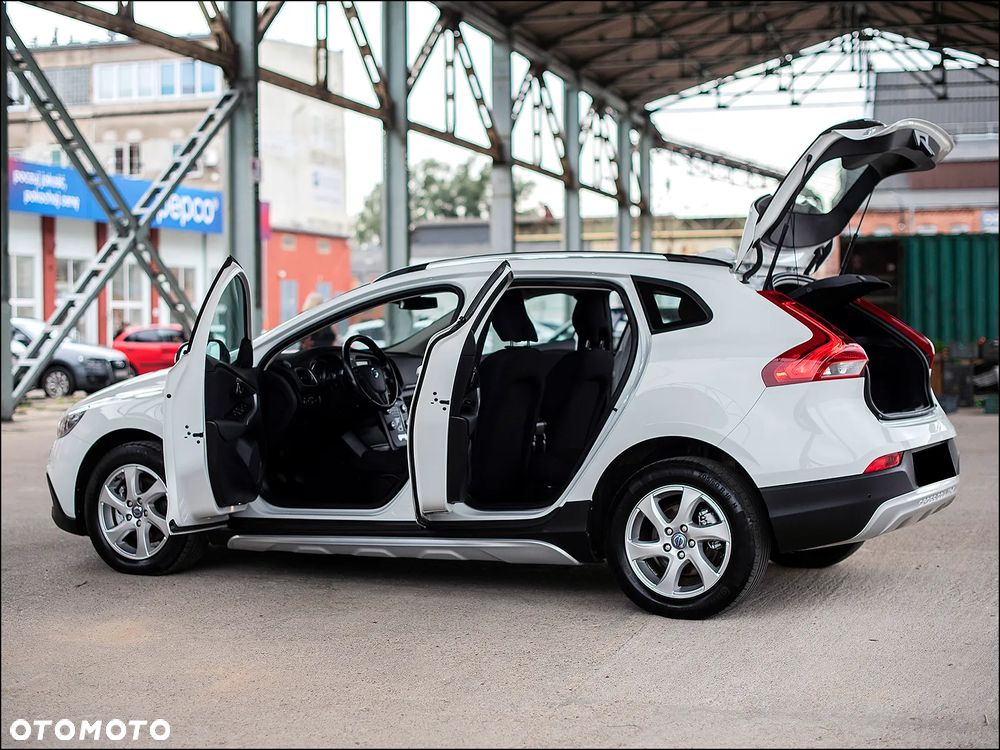 Volvo V40 Cross Country - 13
