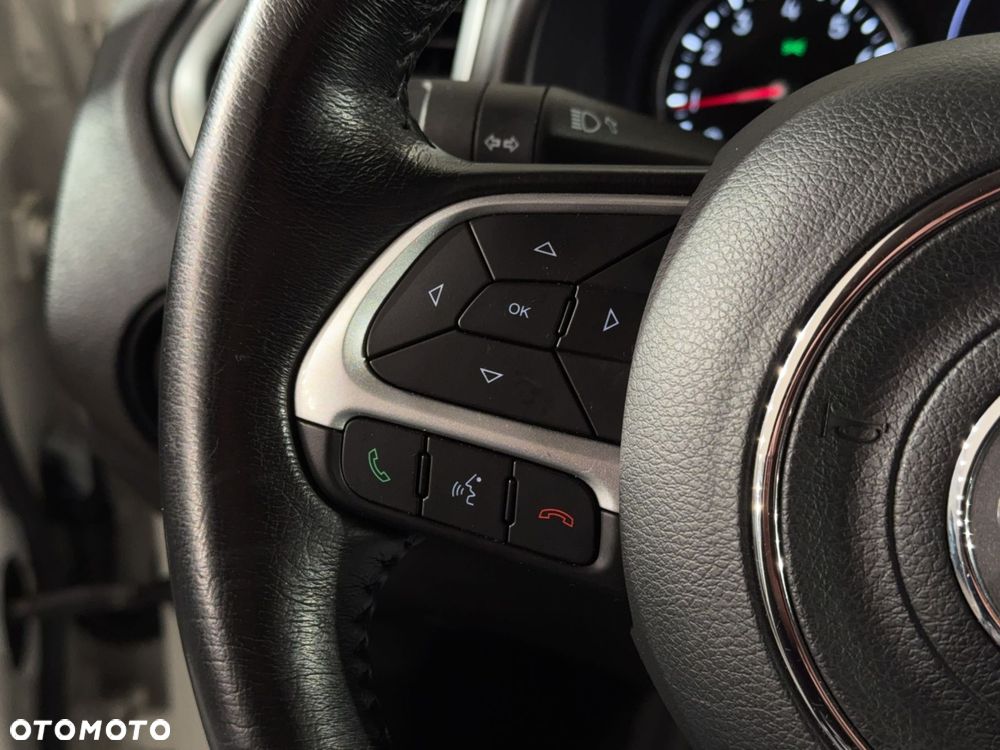 Jeep Renegade - 16