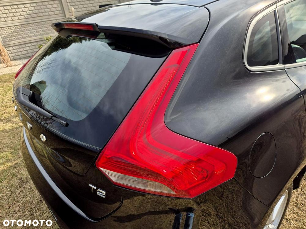 Volvo V40 T2 Kinetic - 20