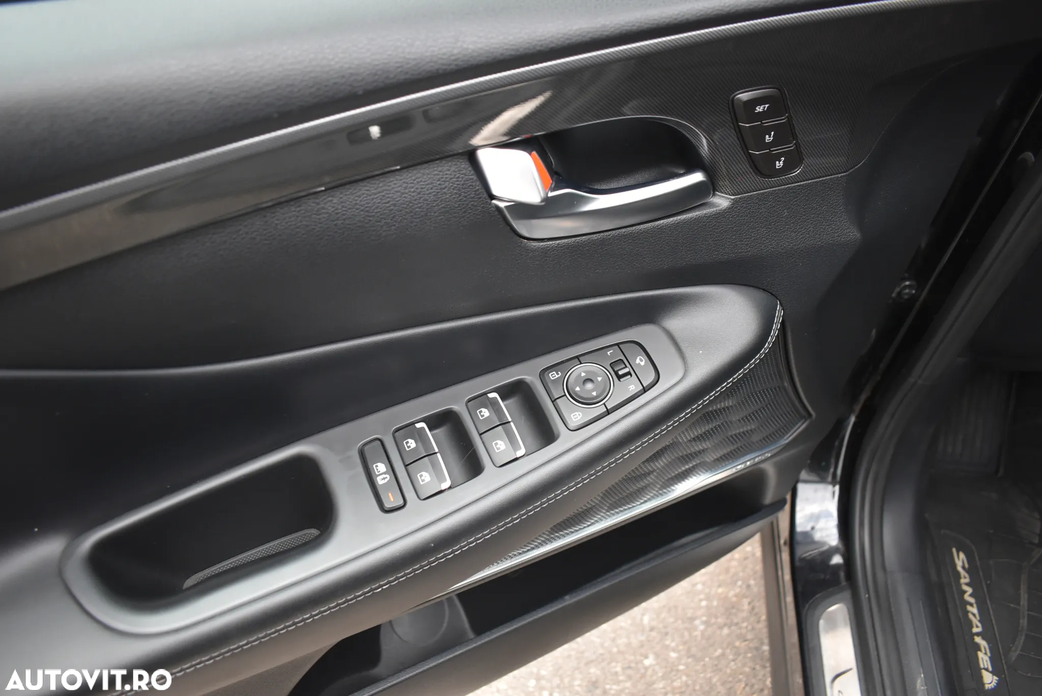 Hyundai Santa Fe Plug-in Hybrid 1.6 l 265 CP 4WD 6AT Luxury - 17