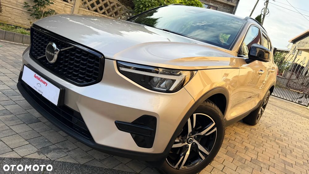 Volvo XC 40 B3 B DKG Ultra Black Edition - 3