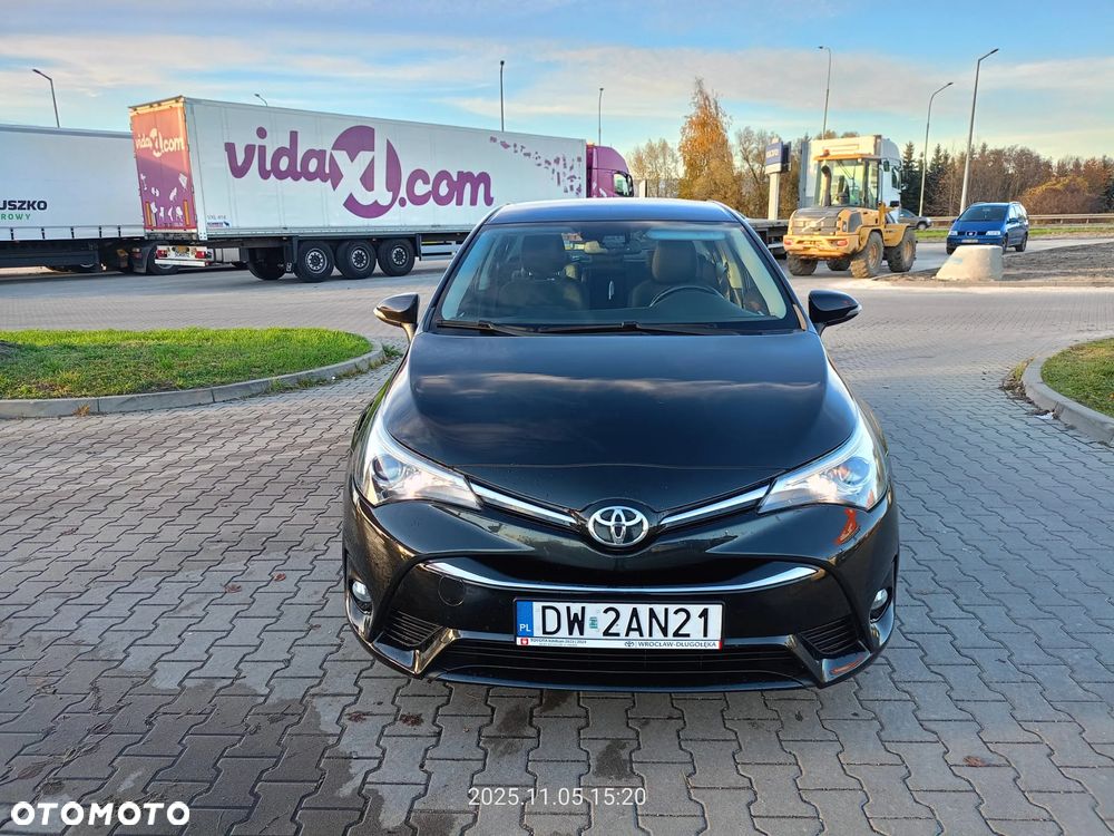 Toyota Avensis 1.8 Premium MS - 3