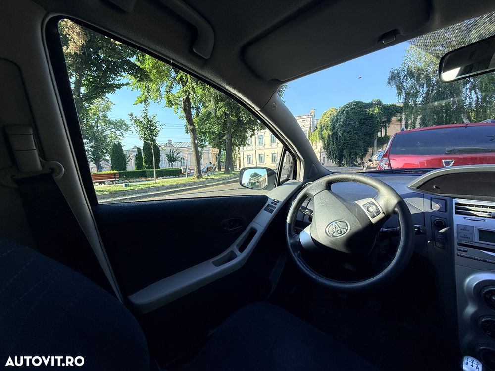 Toyota Yaris 1.4 D-4D Sol - 8