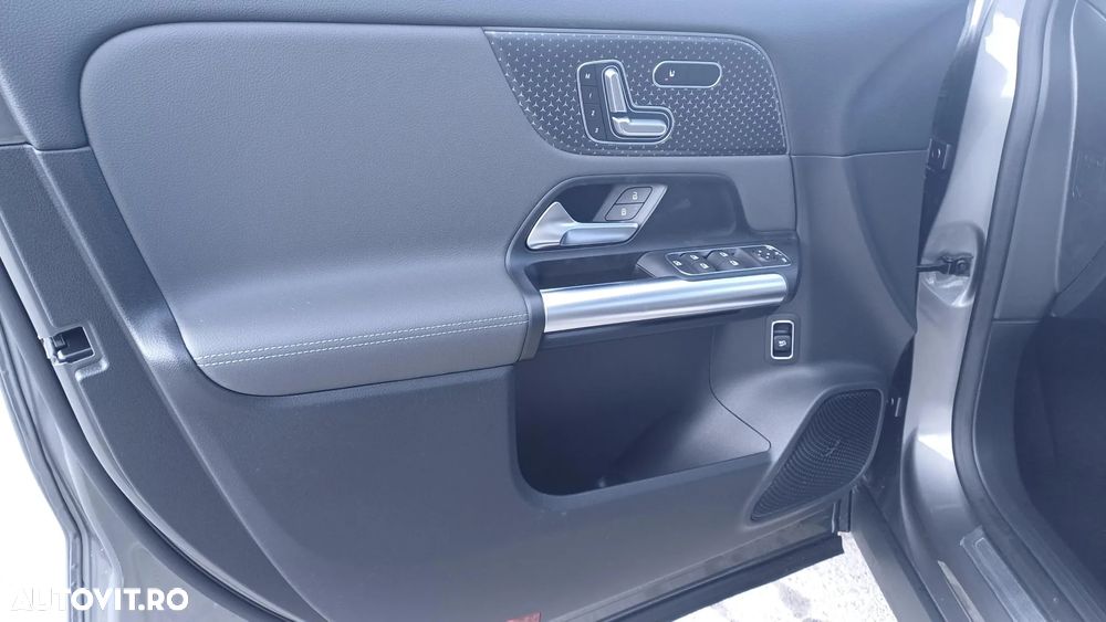 Mercedes-Benz EQA 300 4MATIC - 11