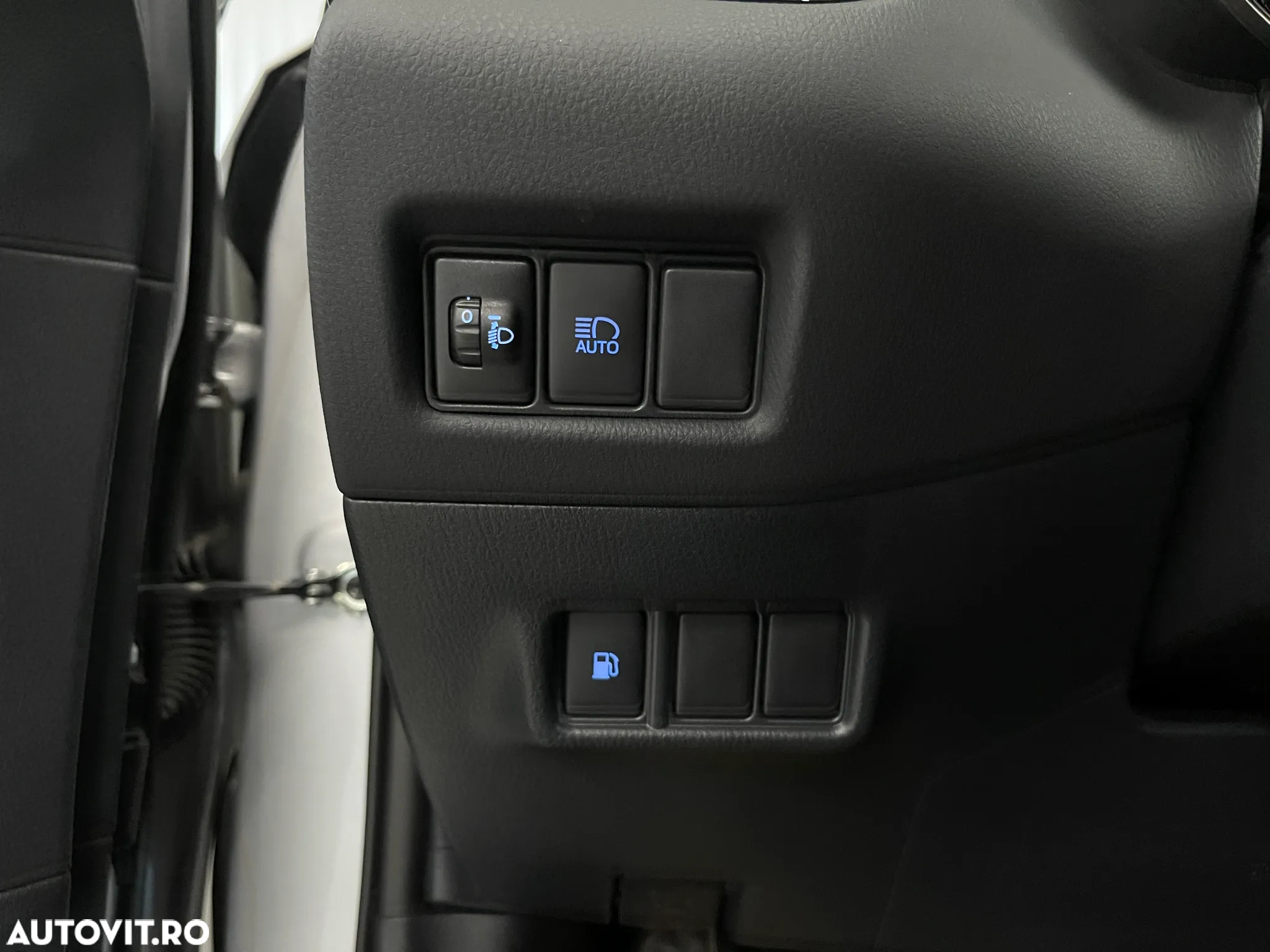 Toyota C-HR 2.0 HSD 184 CP 4x2 CVT Style - 22