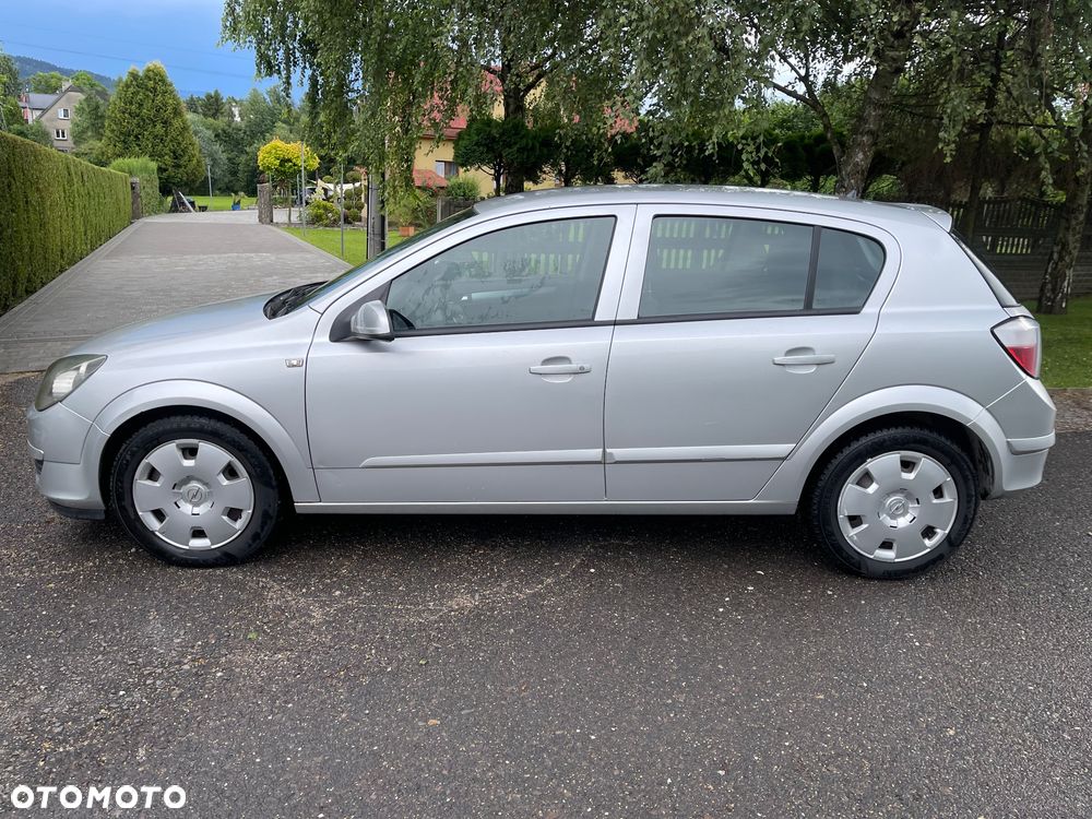 Opel Astra 2004 photo 2