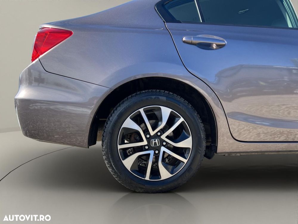 Honda Civic 1.8 i-VTEC Comfort - 32