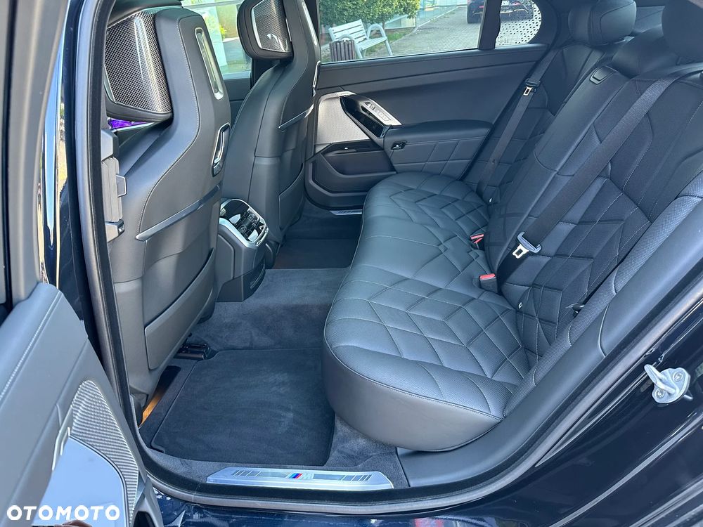 BMW i7 105.7kWh M70 xDrive - 8