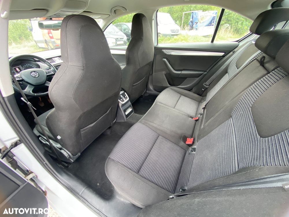 Skoda Octavia 1.4 TSI Elegance - 8