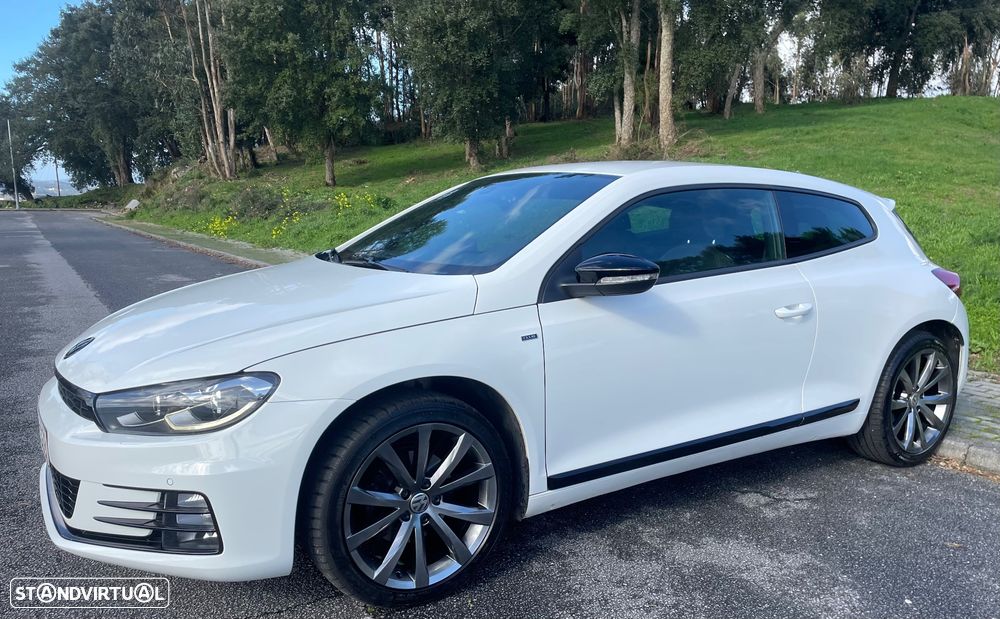 VW Scirocco 2.0 TDI Blue Motion Technologie DSG Club - 2