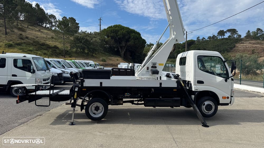 Toyota Dyna 3.0 D-4D C/ Cesto Elevatório - 3