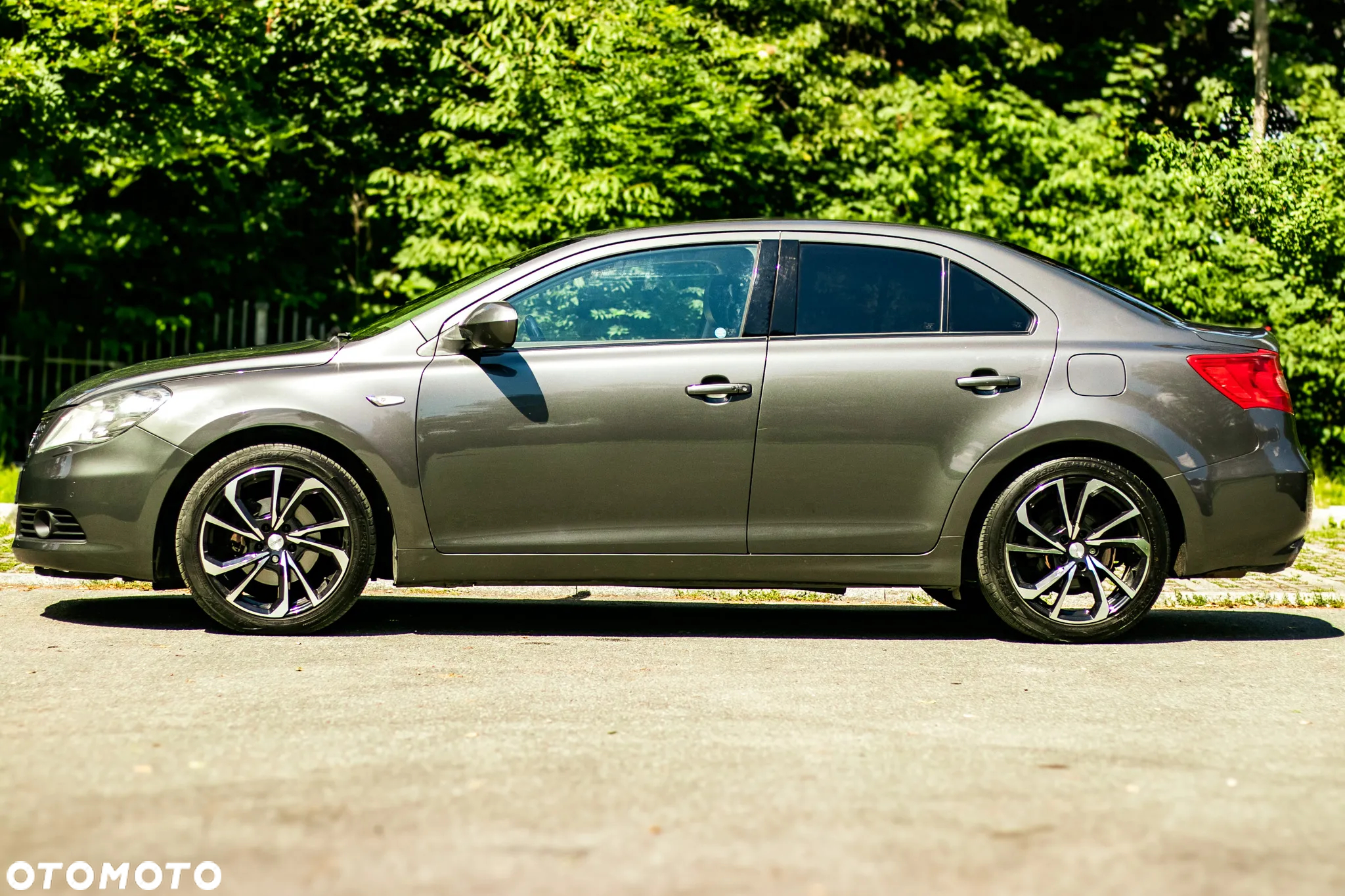 Suzuki Kizashi 2.4 Sport 4WD CVT - 3