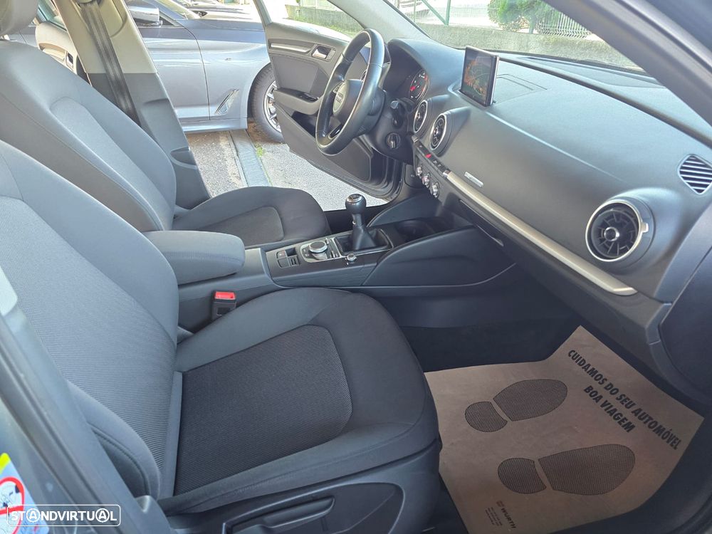 Audi A3 Sportback 30 TDI Design - 36