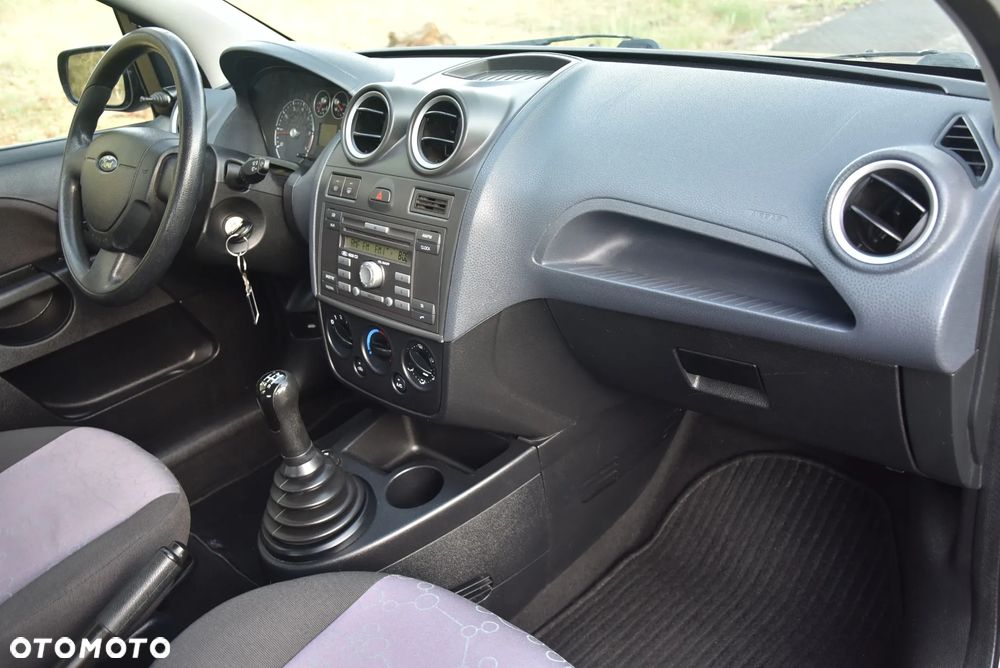Ford Fiesta ver-1-3-black-magic - 23