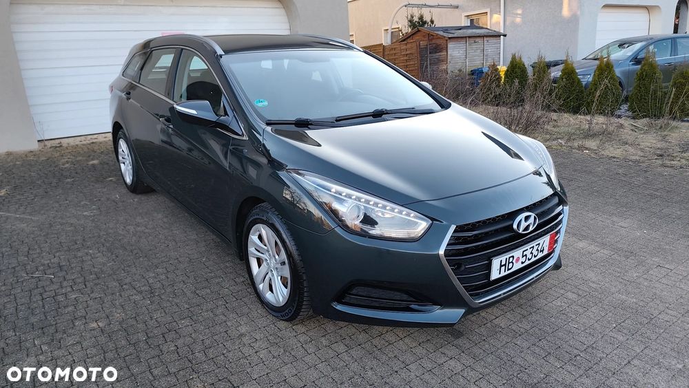 Hyundai i40 Kombi blue 1.6 Family+ - 22