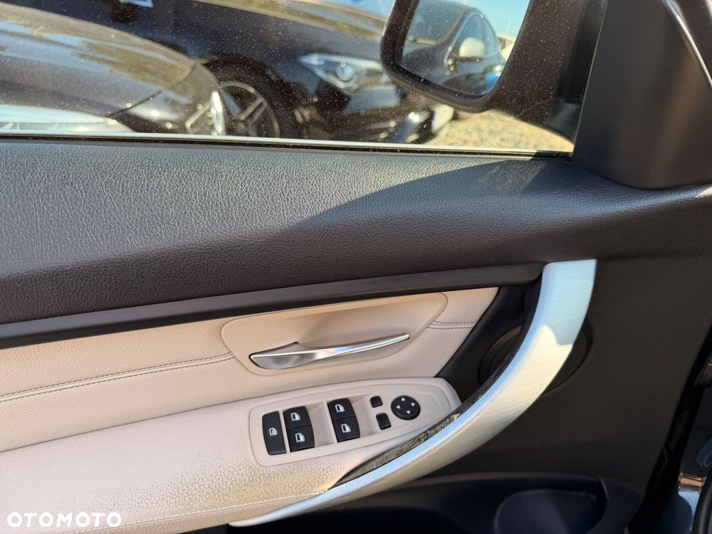 BMW Seria 3 320d Sport Line - 15