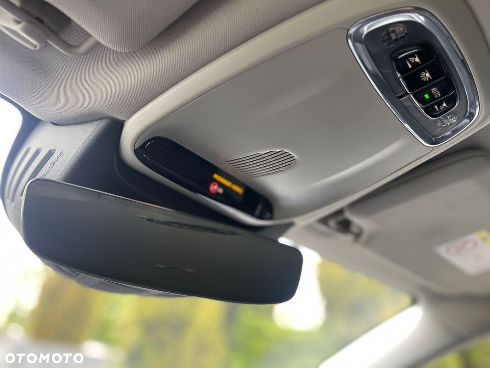 Volvo V90 D4 Momentum - 25
