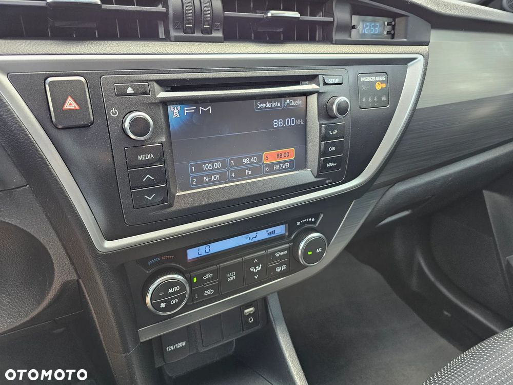 Toyota Auris 1.6 Executive - 32