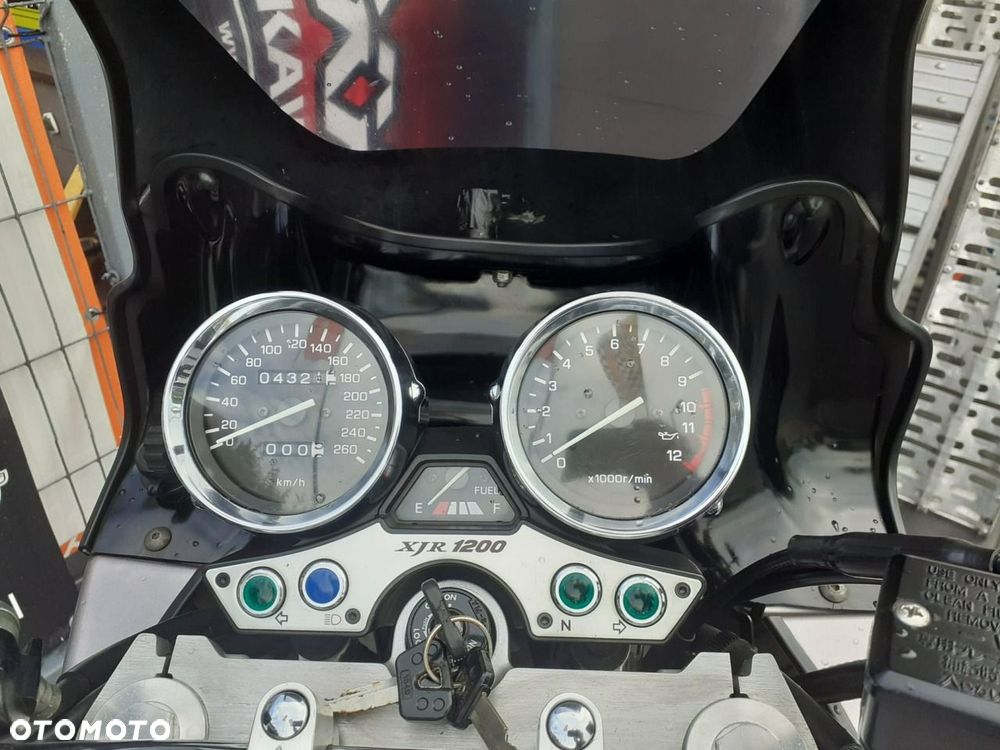 Yamaha XJR - 5