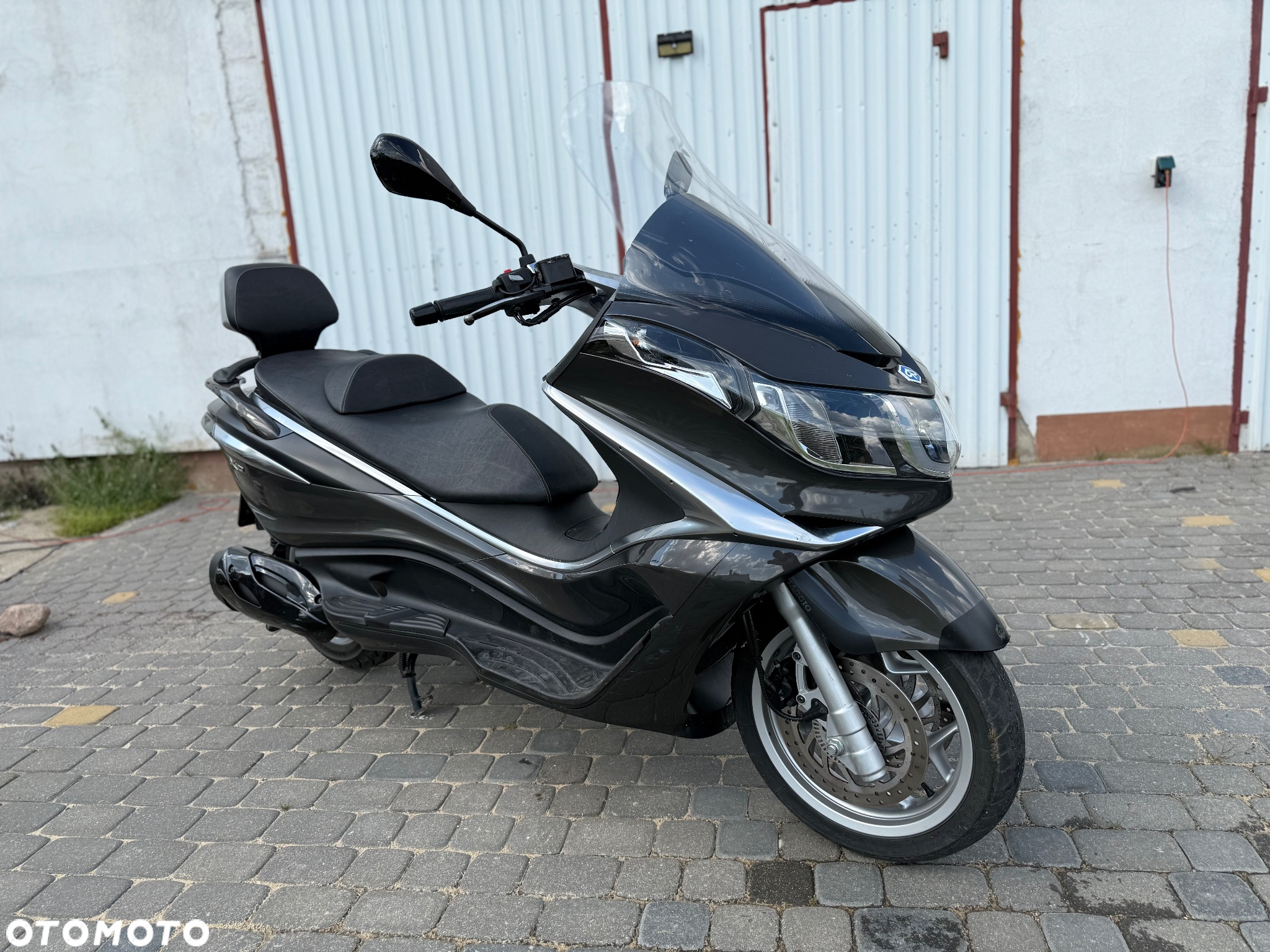 Piaggio X10 - 3