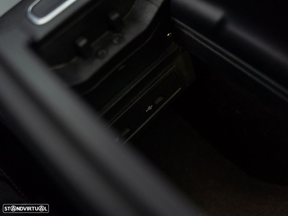 Mercedes-Benz CLA 250 e Shooting Brake AMG Line - 53