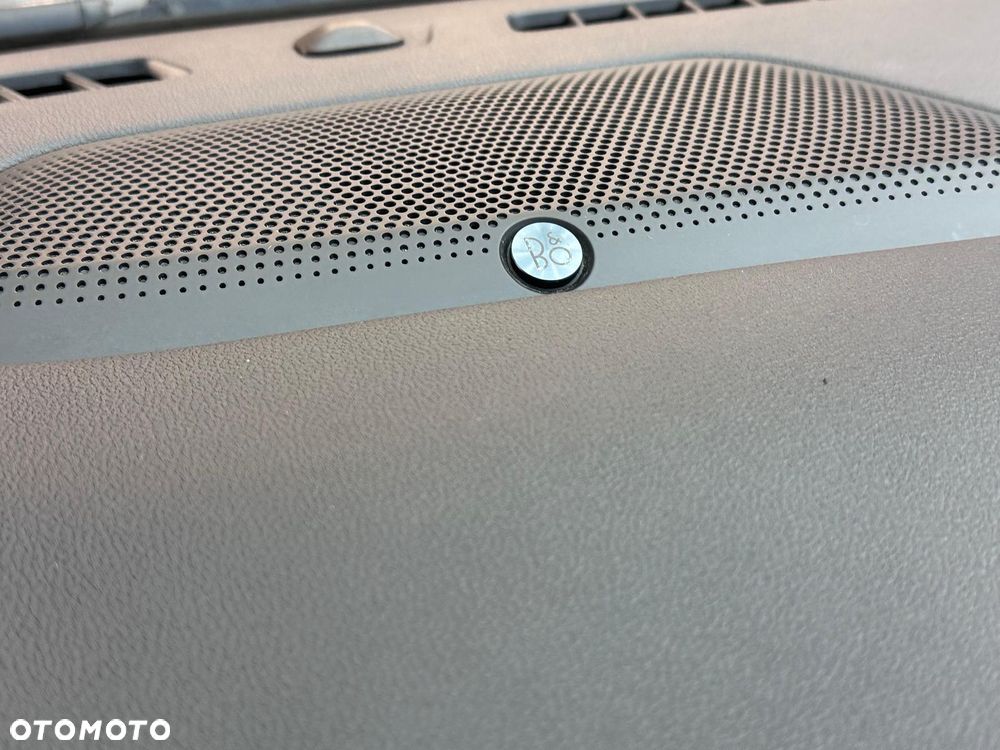 Ford Kuga 2.5 Duratec PHEV ST-LINE X - 22